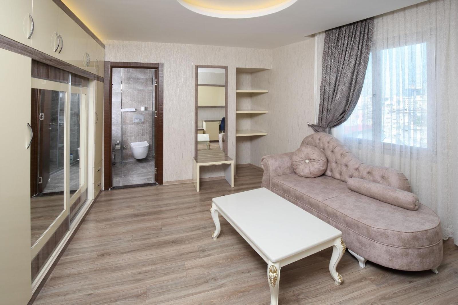 Adana Taskoeprue Hotel ภายนอก รูปภาพ
