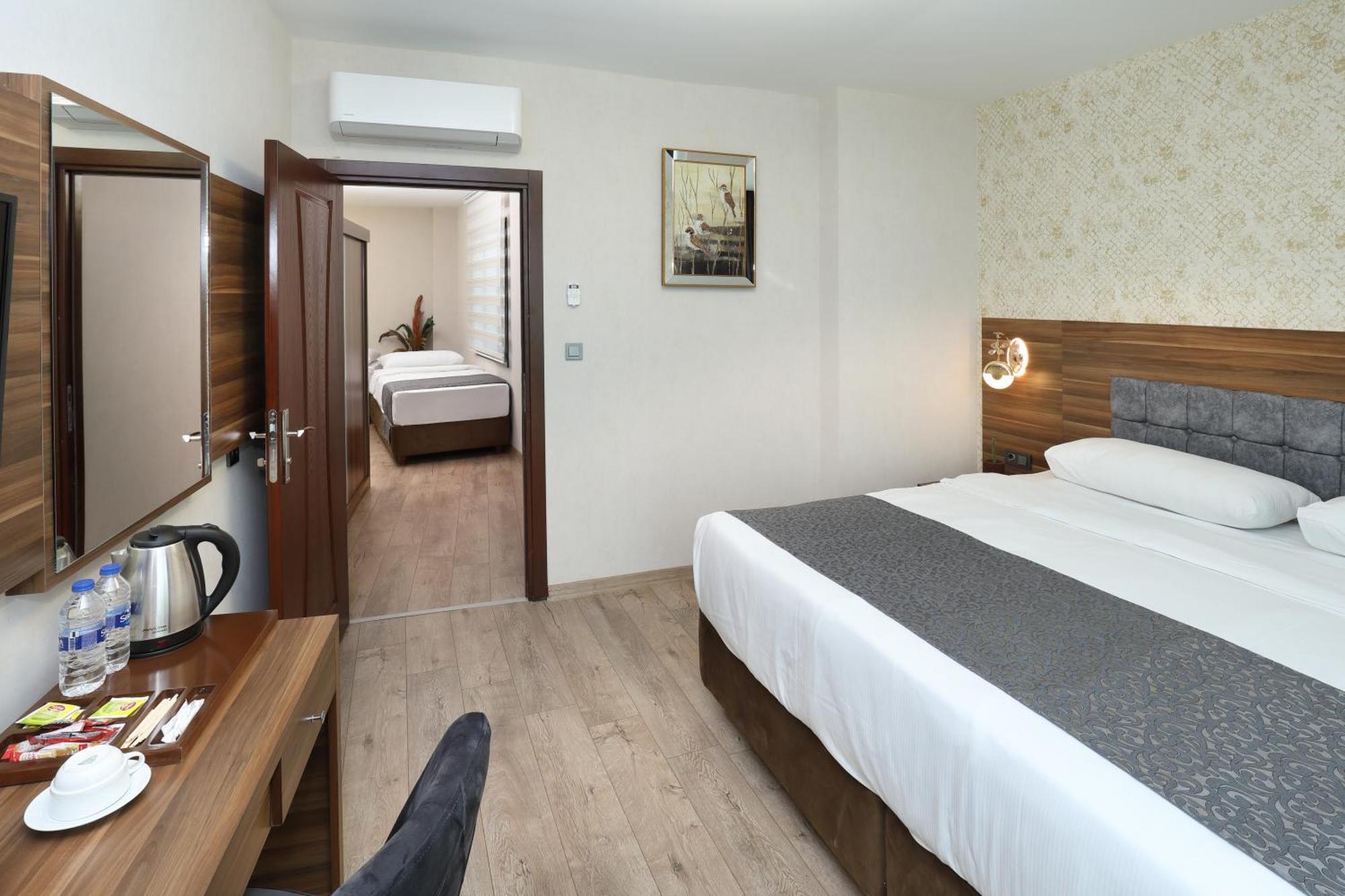 Adana Taskoeprue Hotel ภายนอก รูปภาพ