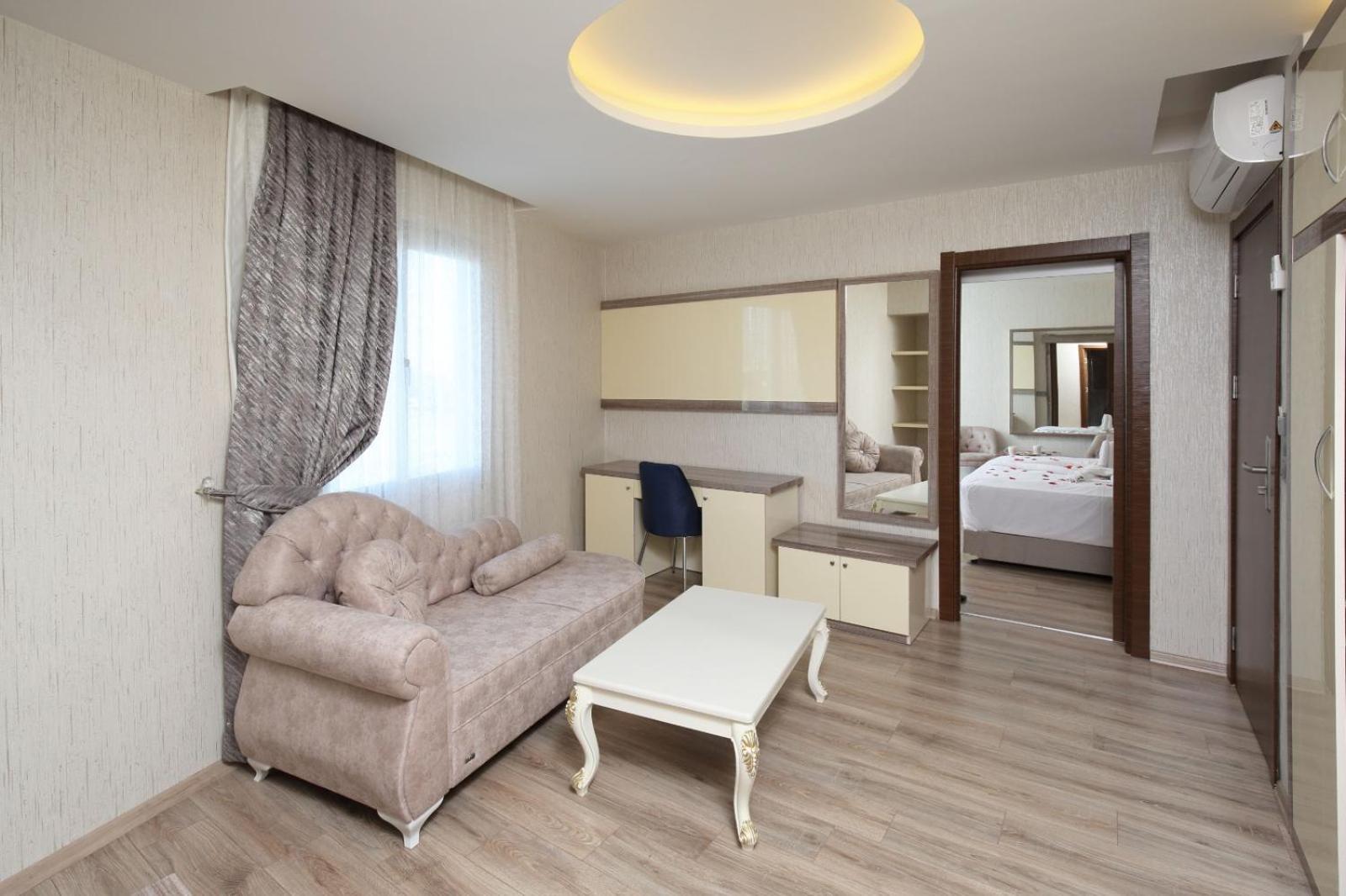 Adana Taskoeprue Hotel ภายนอก รูปภาพ