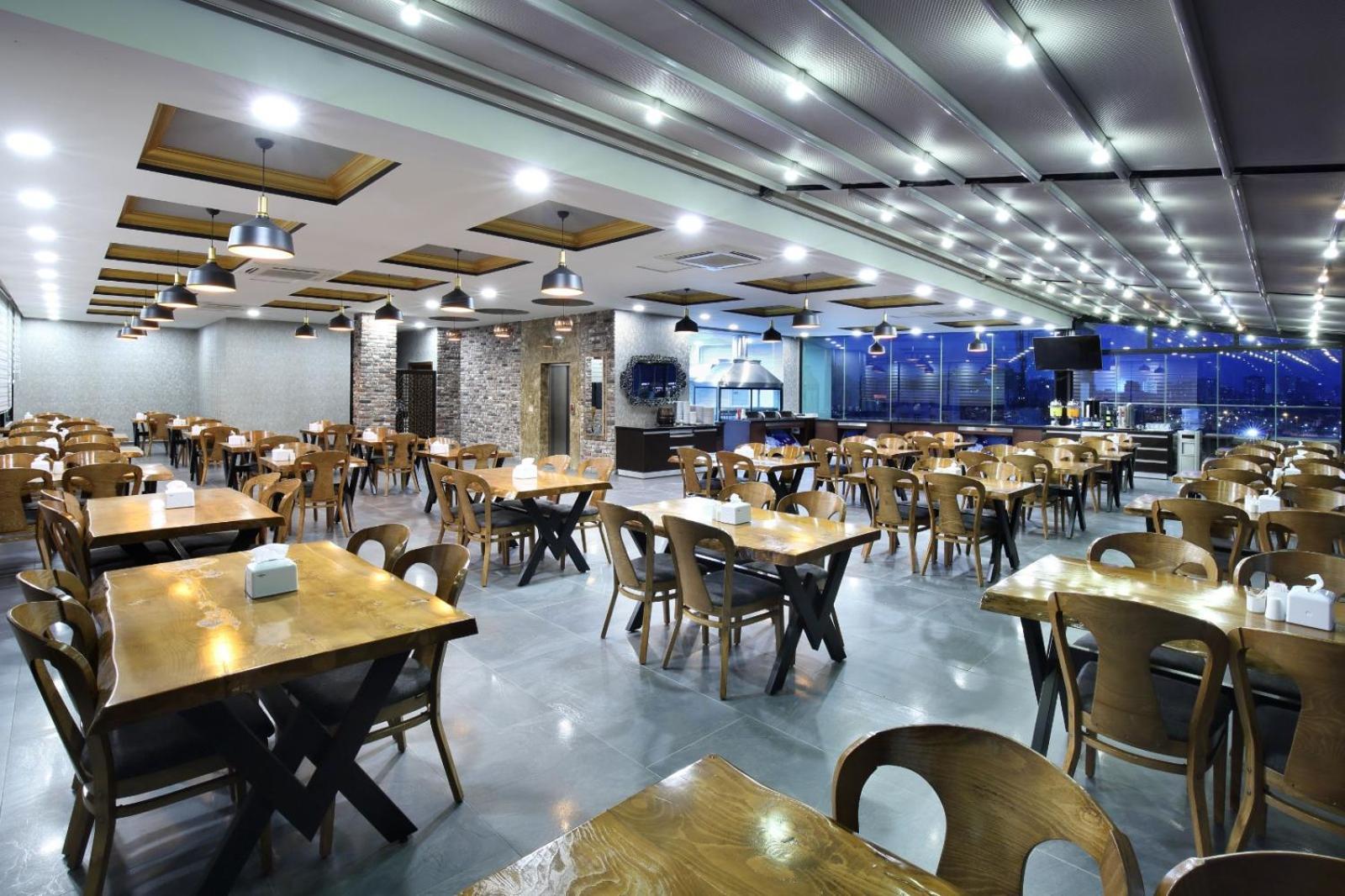 Adana Taskoeprue Hotel ภายนอก รูปภาพ