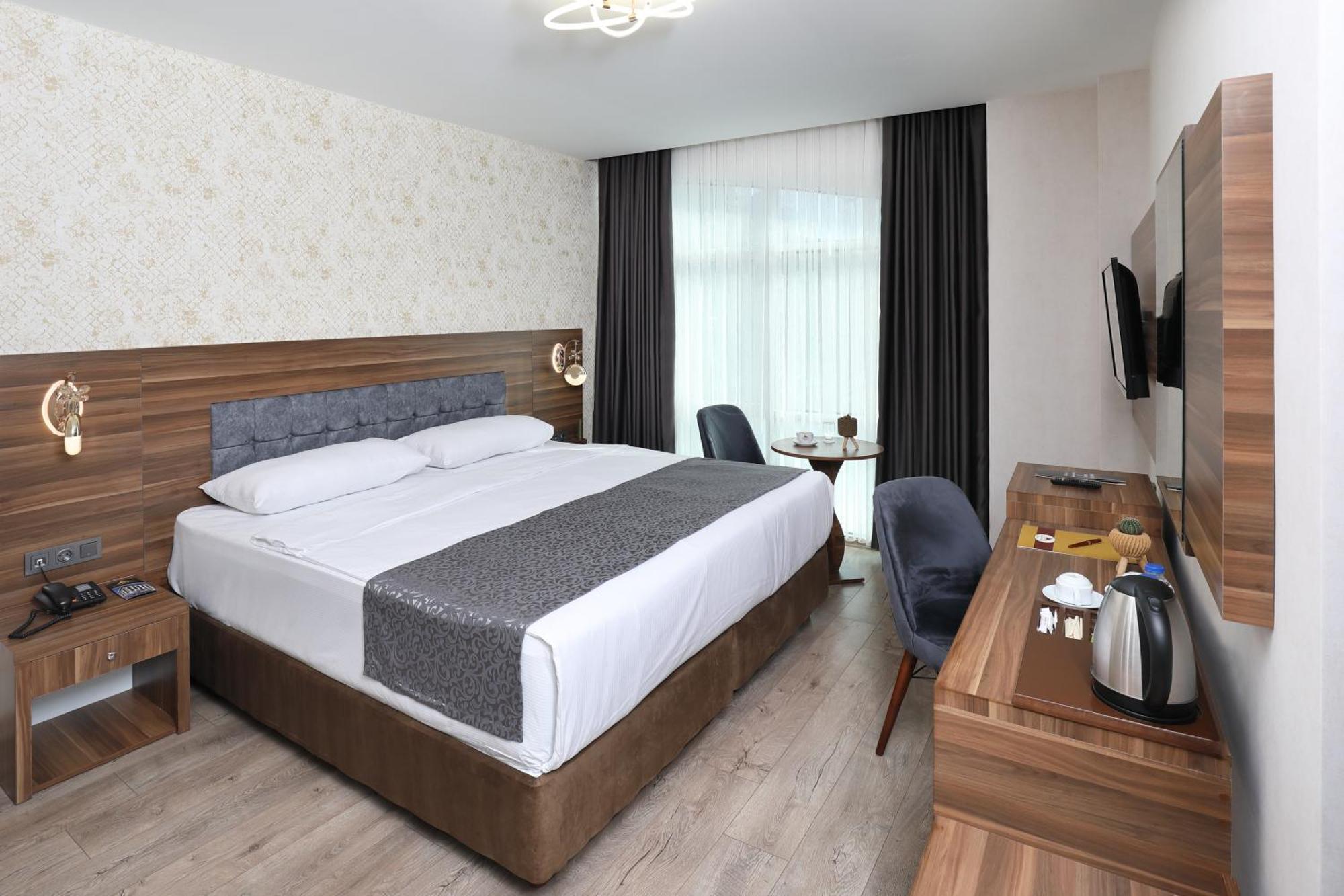 Adana Taskoeprue Hotel ภายนอก รูปภาพ