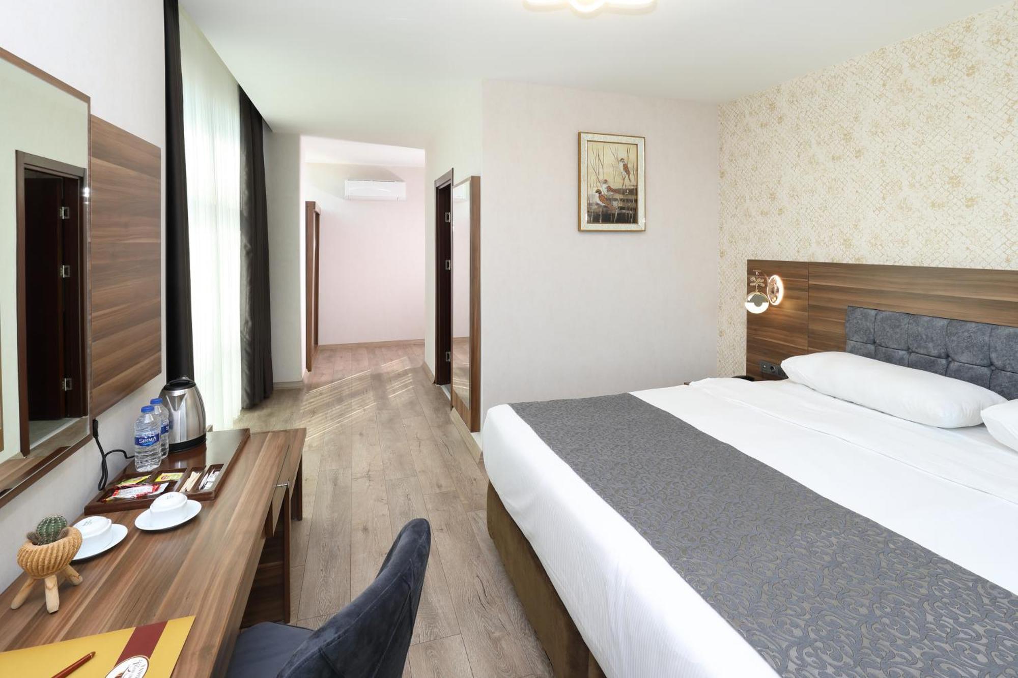 Adana Taskoeprue Hotel ภายนอก รูปภาพ